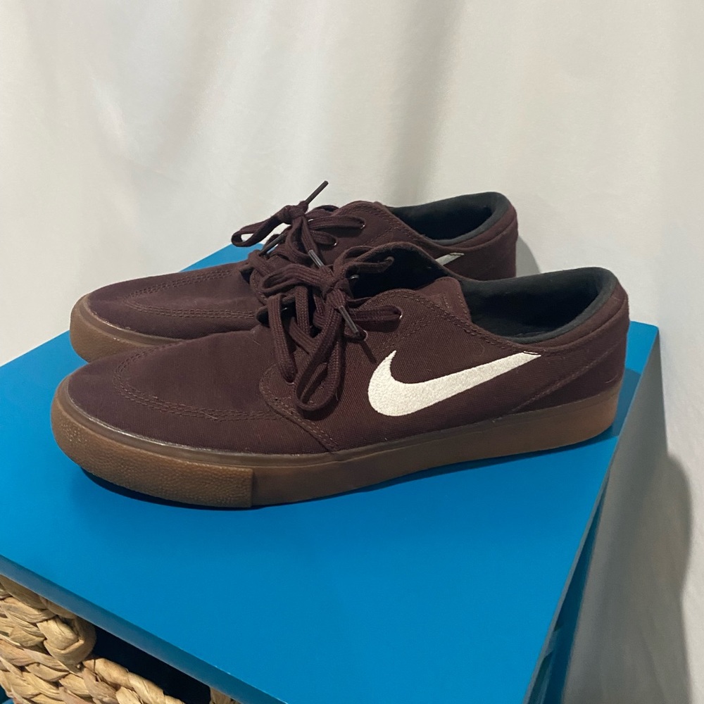 Nike skate shoes